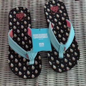 Reef kids Ahi flip flops snow cone 4/5 New with tags